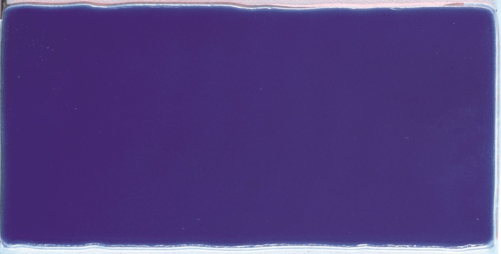 plaqueta azul oscuro