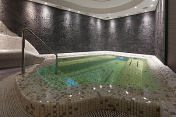 Бассейны и хамамы