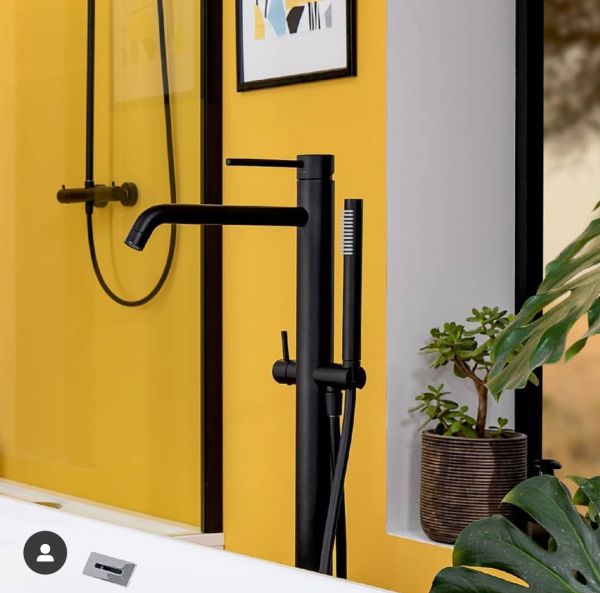 Смеситель для ванны напольный с душем MASTER из металла и шлангом из PVC 1500мм, без БАЗЫ арт LIG032, Черный матовый